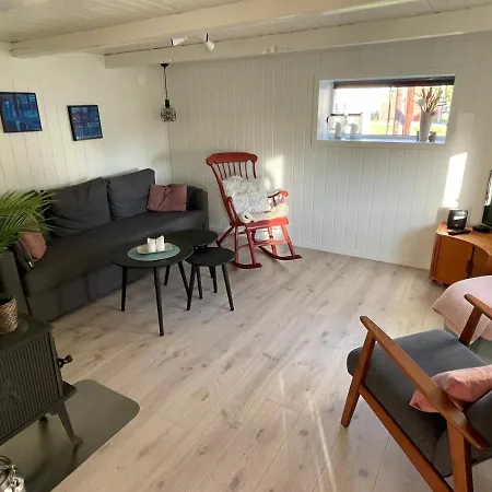 Lofoten_beach_eggum_cabin *